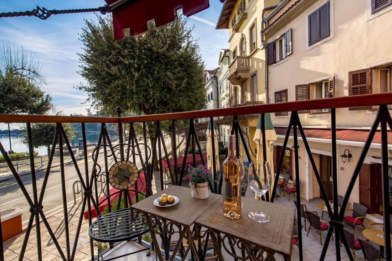 Beautiful Apartment House On The Seaside Ika Exteriör bild