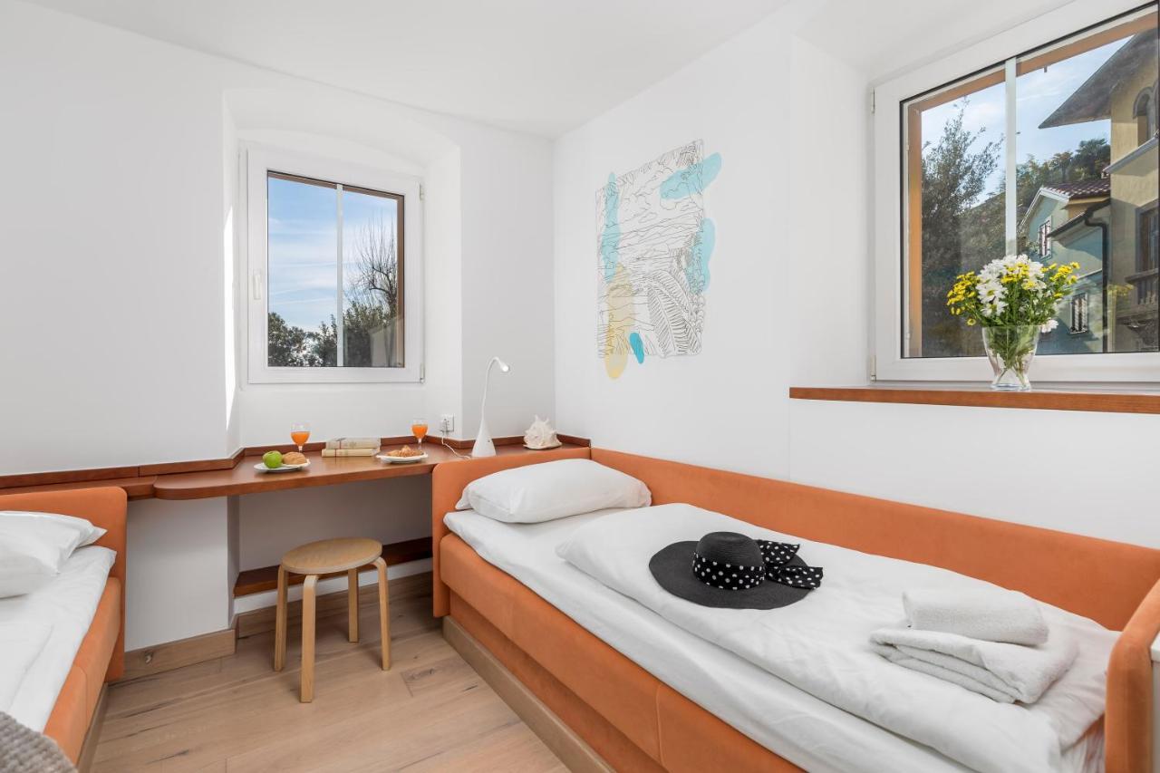 Beautiful Apartment House On The Seaside Ika Exteriör bild